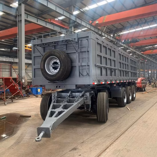 Rimorchio completo a 3 assi con timone e recinzione per il trasporto sicuro del carico